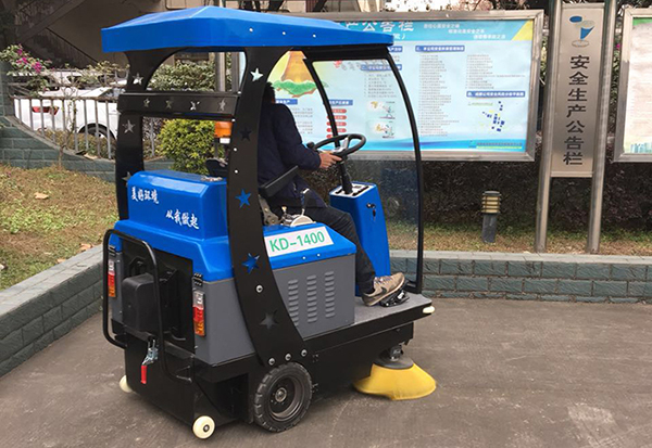 麻豆系列色色在工業園區清掃
