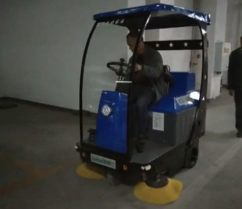 駕駛式麻豆系列色色停車場清潔
